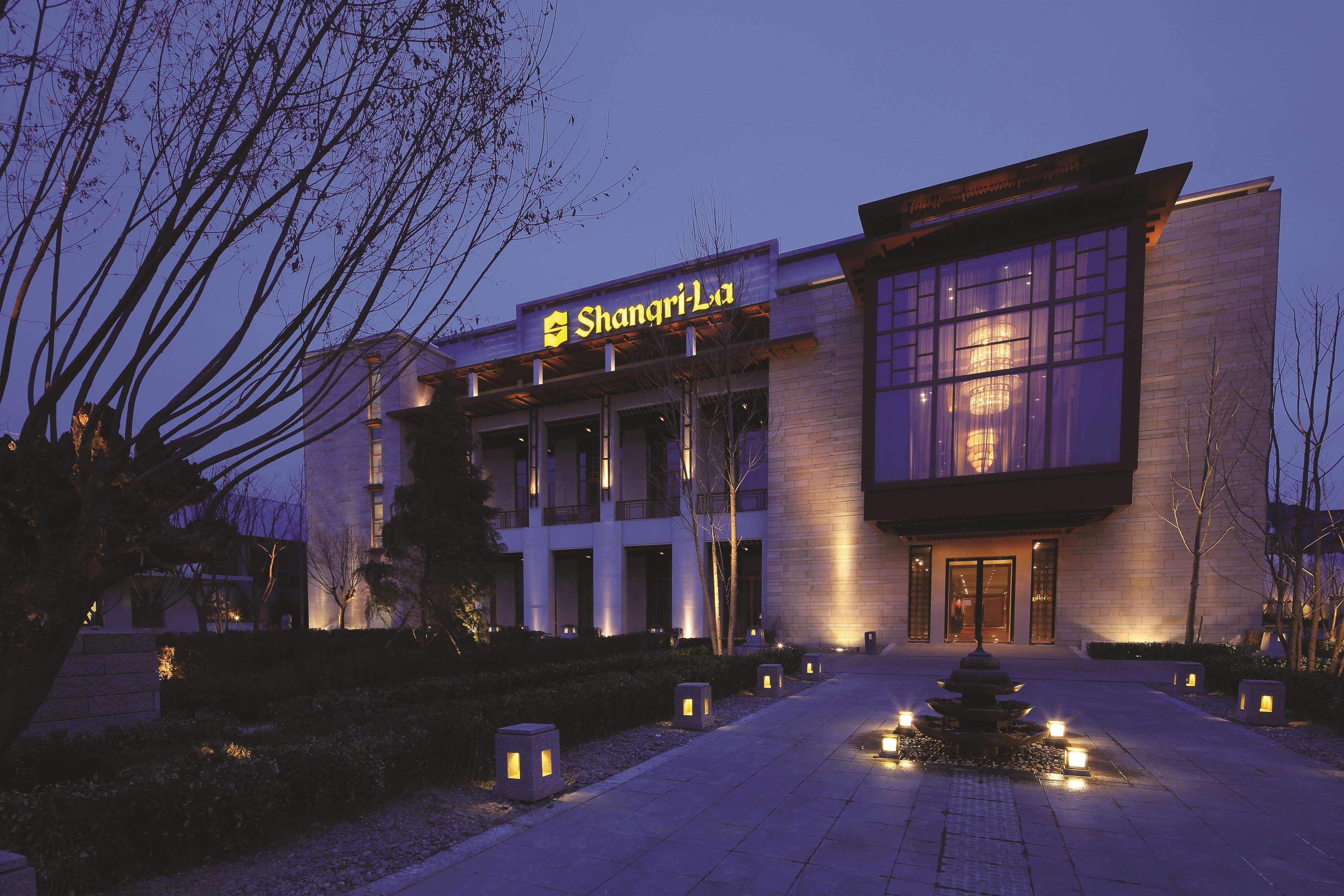 Shangri-La Лхаса Экстерьер фото